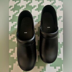 Dansko Black Women's Mules NWOT